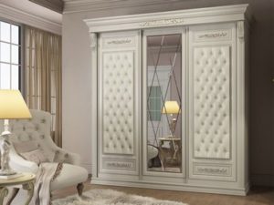 Шкафы купе в классическом стиле на заказ
